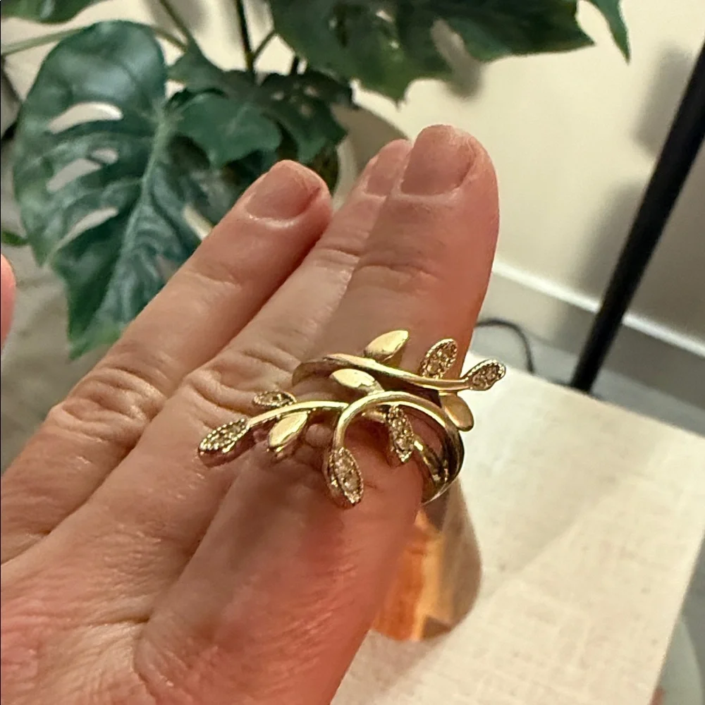 Gold metal stainless nature theme winding leaves and‎ crystal Ring